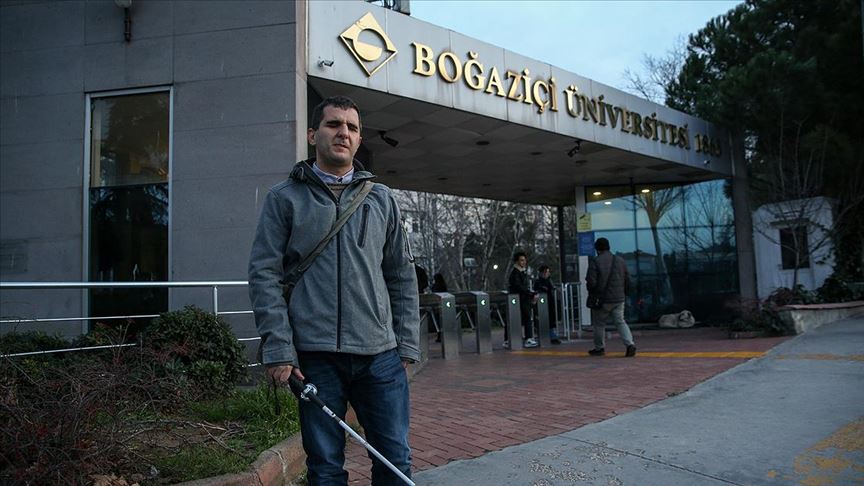 Dr. Engin Yılmaz: Boğaziçi Üniversitesi GETEM çalışmaları kapsamında çekilmiş gerçek portre fotoğrafı.