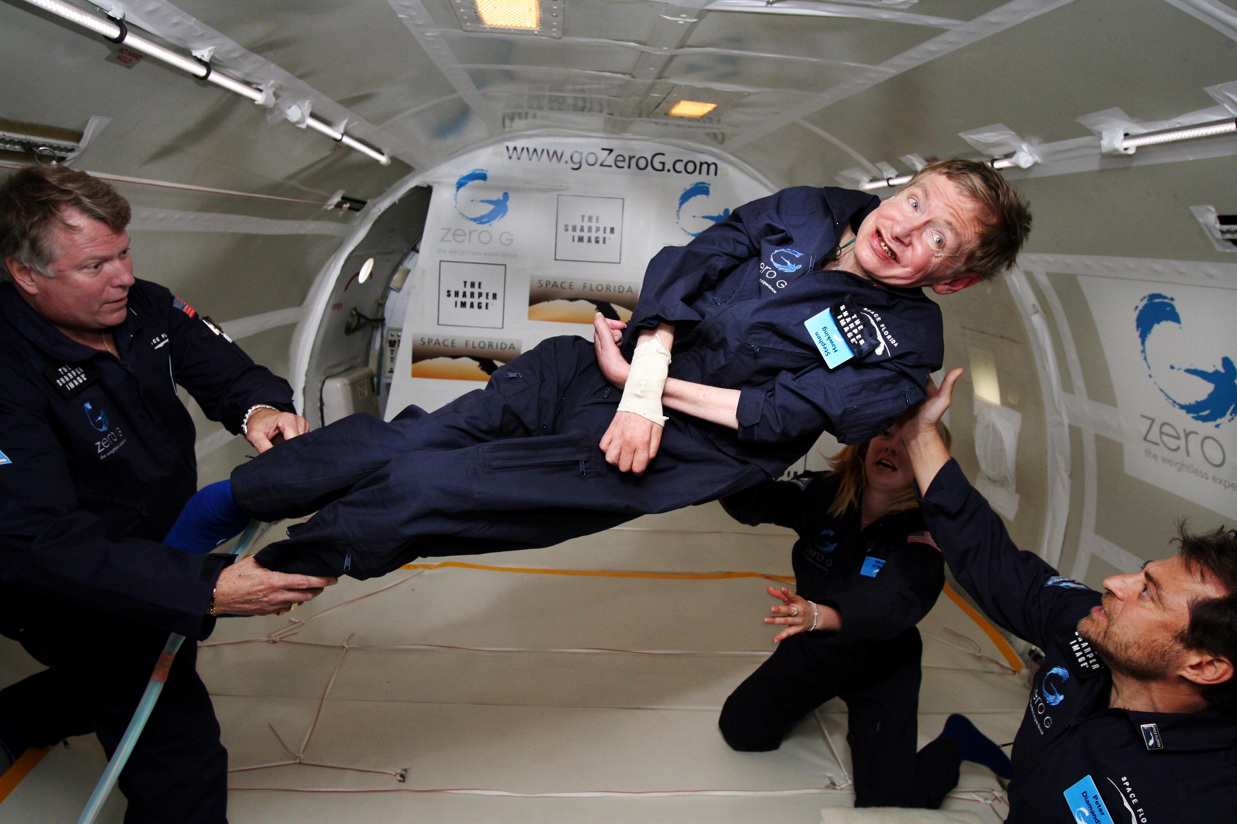 Stephen Hawking: NASA bağlantılı sıfır yerçekimi uçuşunda çekilmiş gerçek fotoğrafı.